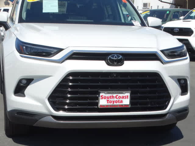 Used 2024 Toyota Grand Highlander Limited image 4