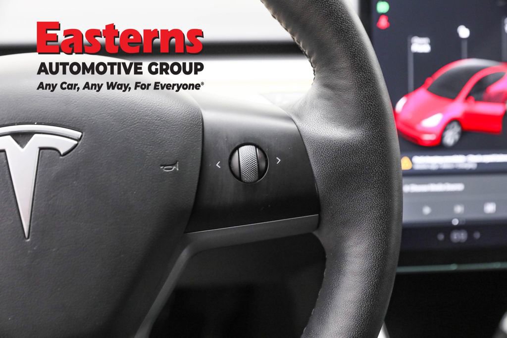 Used 2021 Tesla Model Y Standard Range image 16