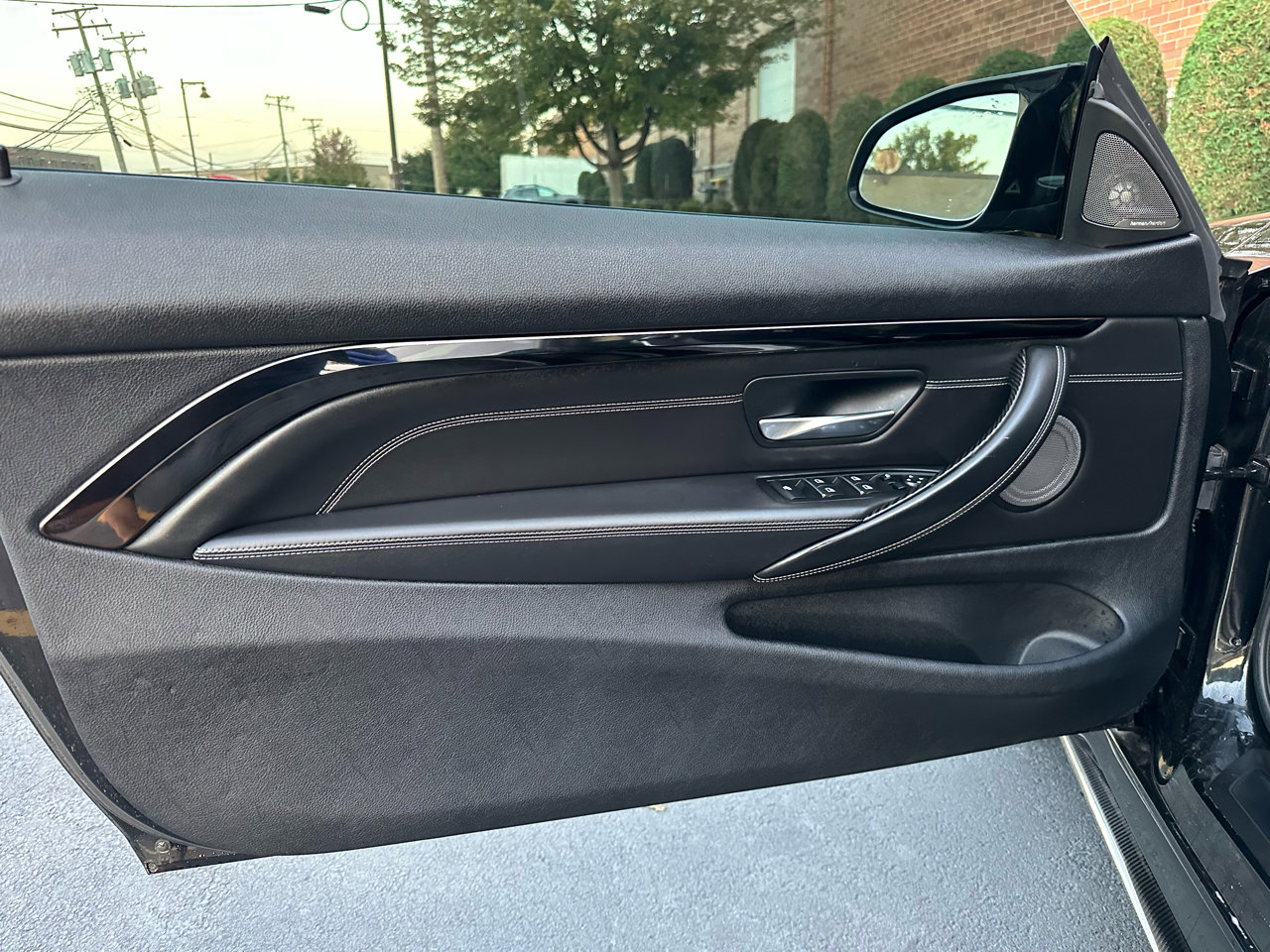 Used 2020 BMW M4 Convertible image 52
