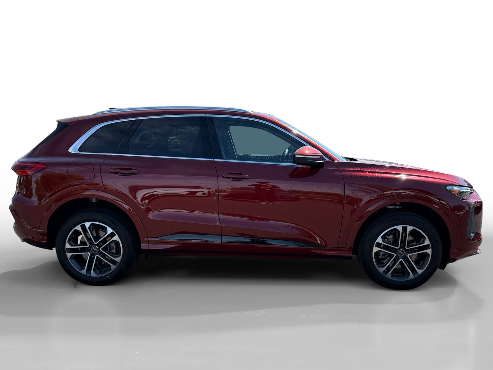 Certified 2025 Audi Q5 Premium AWD/4WD image 6