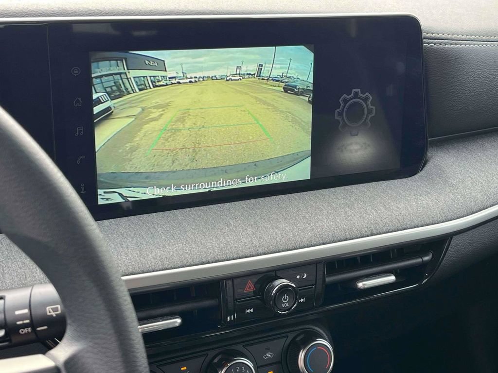 Used 2025 Nissan Kicks SV FWD image 20