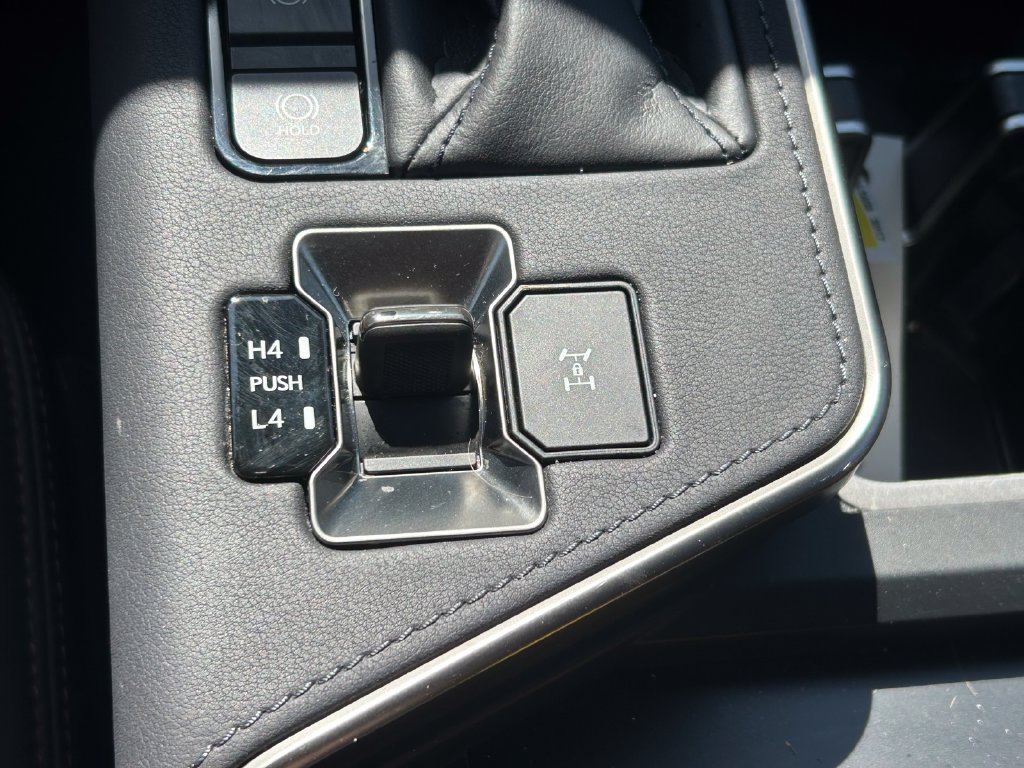 Used 2025 Lexus GX 550 AWD/4WD image 34