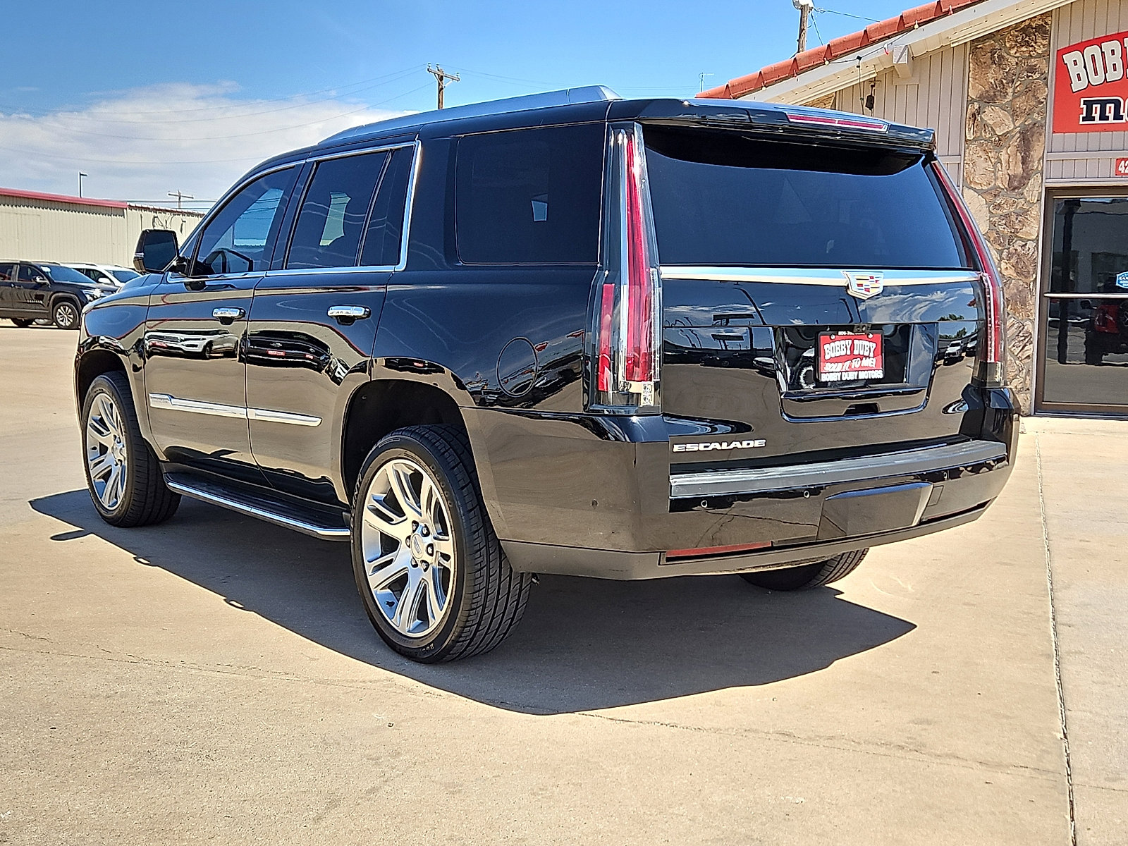 Used 2020 Cadillac Escalade Luxury image 2