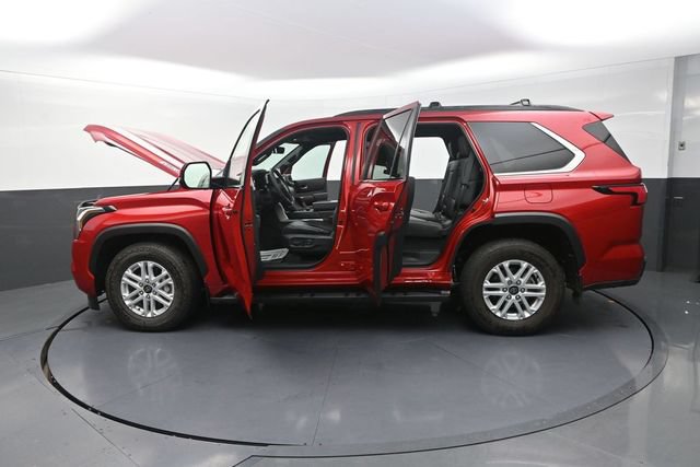 Used 2026 Toyota Sequoia SR5 w/ SR5 Premium Package AWD/4WD image 42