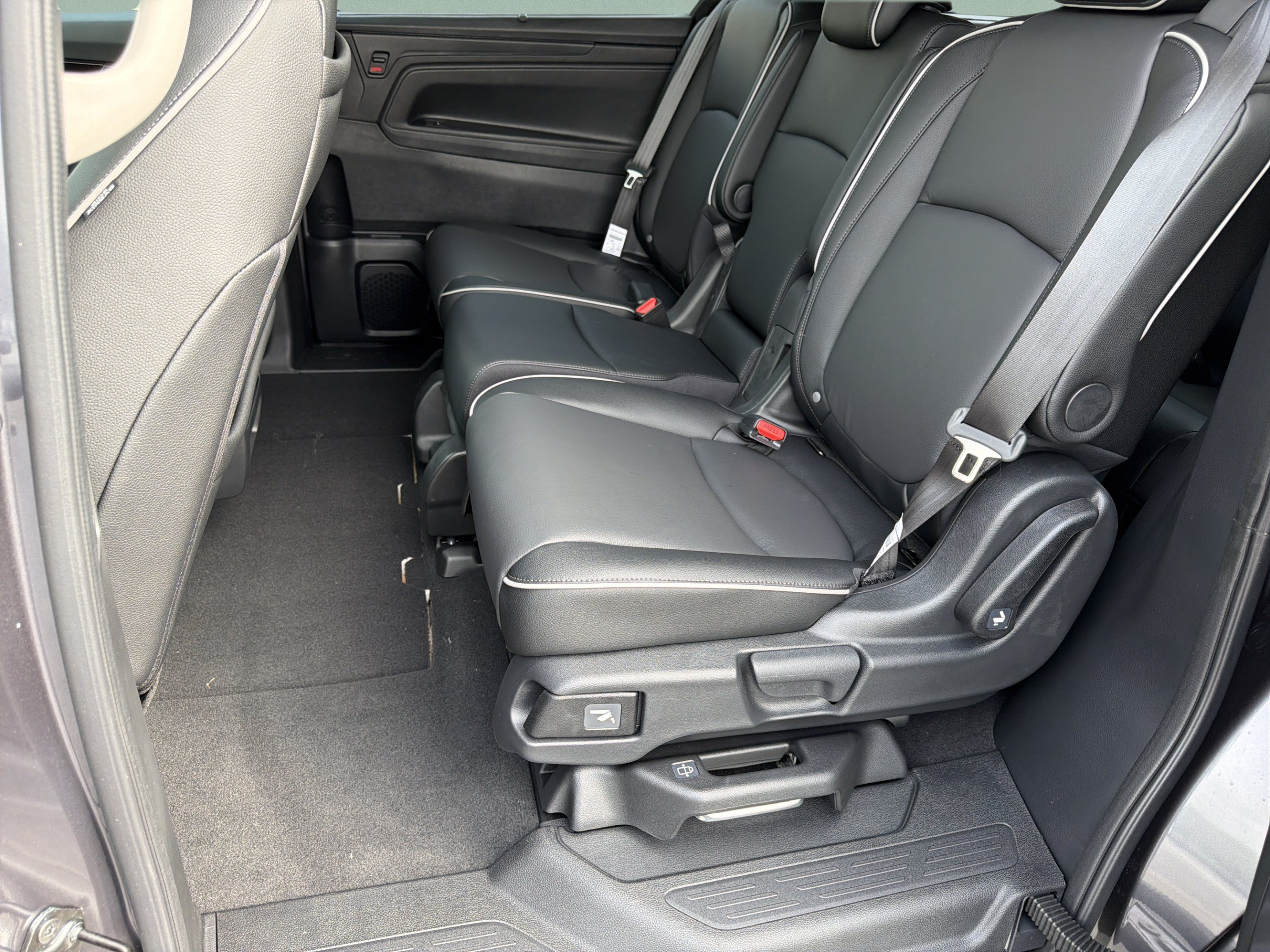 New 2026 Honda Odyssey Touring image 22