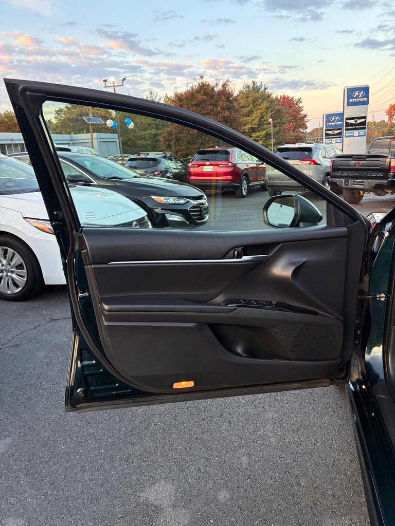 Used 2019 Toyota Camry SE FWD image 28