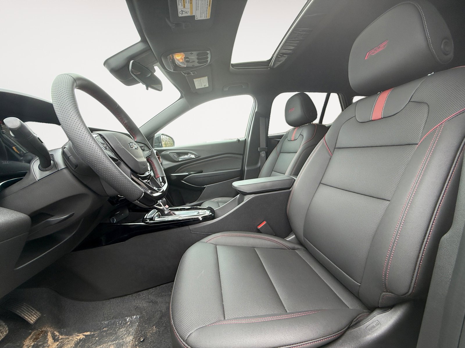New 2026 Chevrolet Trax RS w/ Sunroof Package FWD image 9