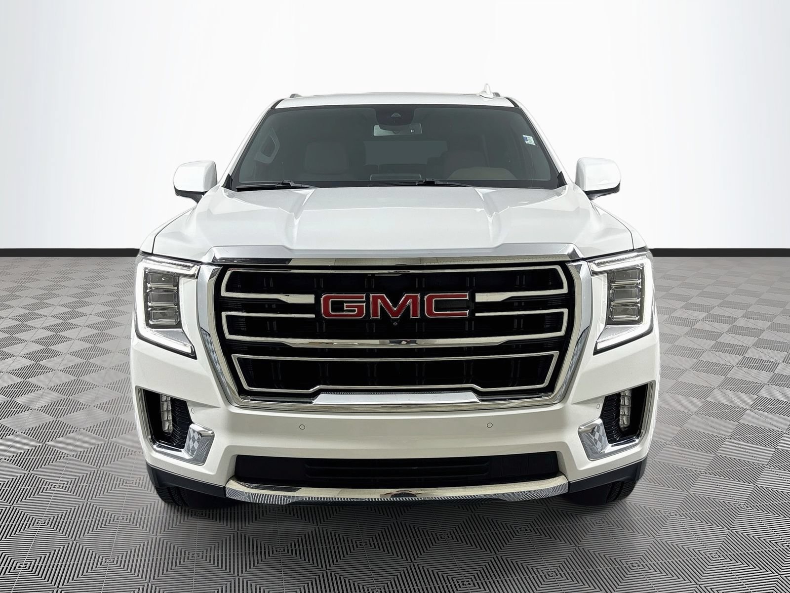 Used 2023 GMC Yukon SLT w/ SLT Luxury Package RWD image 2