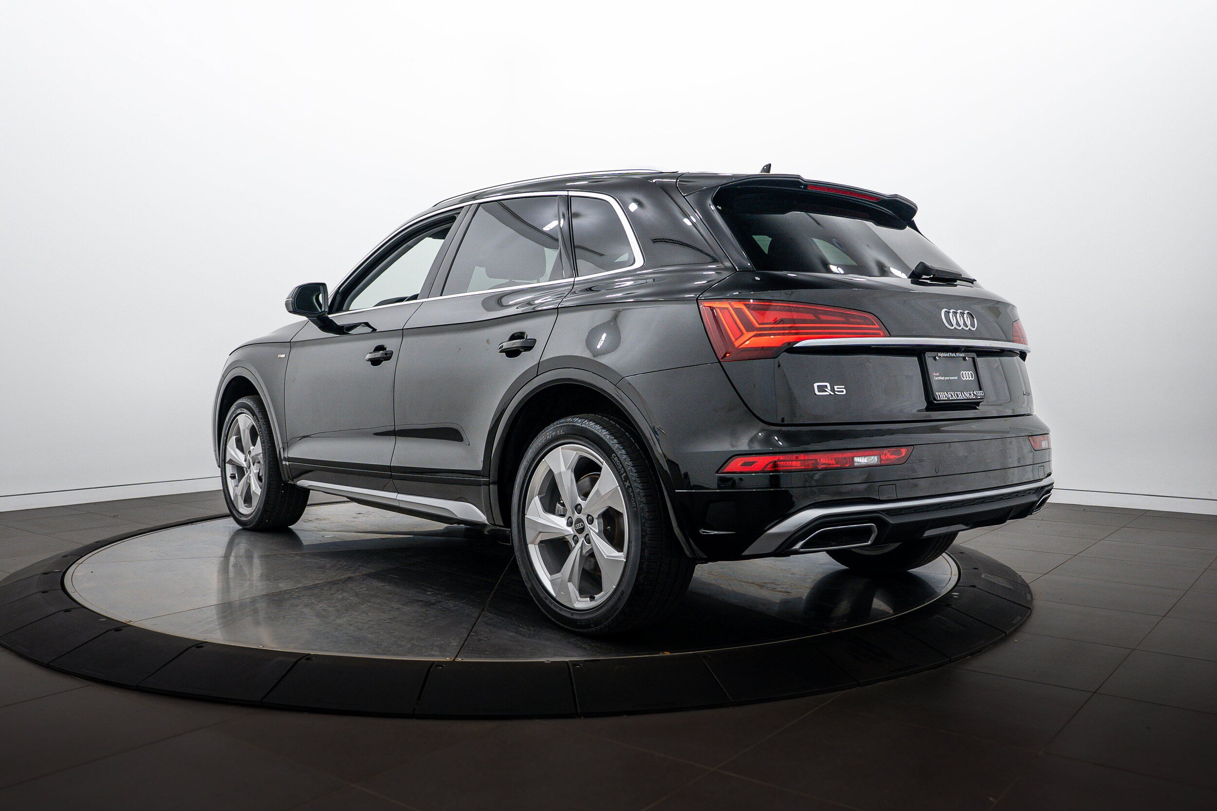 Certified 2022 Audi Q5 2.0T Premium Plus w/ Premium Plus Package AWD/4WD image 5