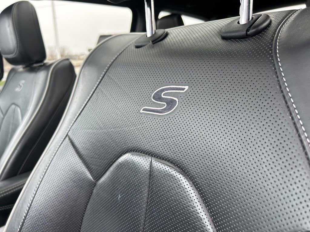 Used 2024 Chrysler Pacifica Premium image 18