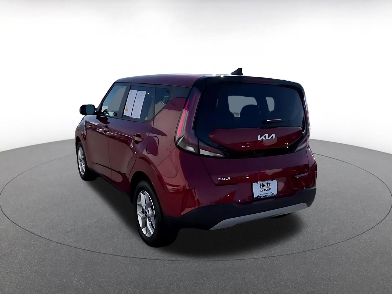 Used 2025 Kia Soul LX w/ LX Technology Package FWD image 11