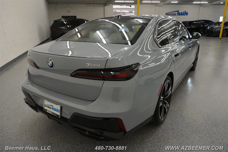 Used 2023 BMW 760i xDrive w/ Executive Package AWD/4WD image 8