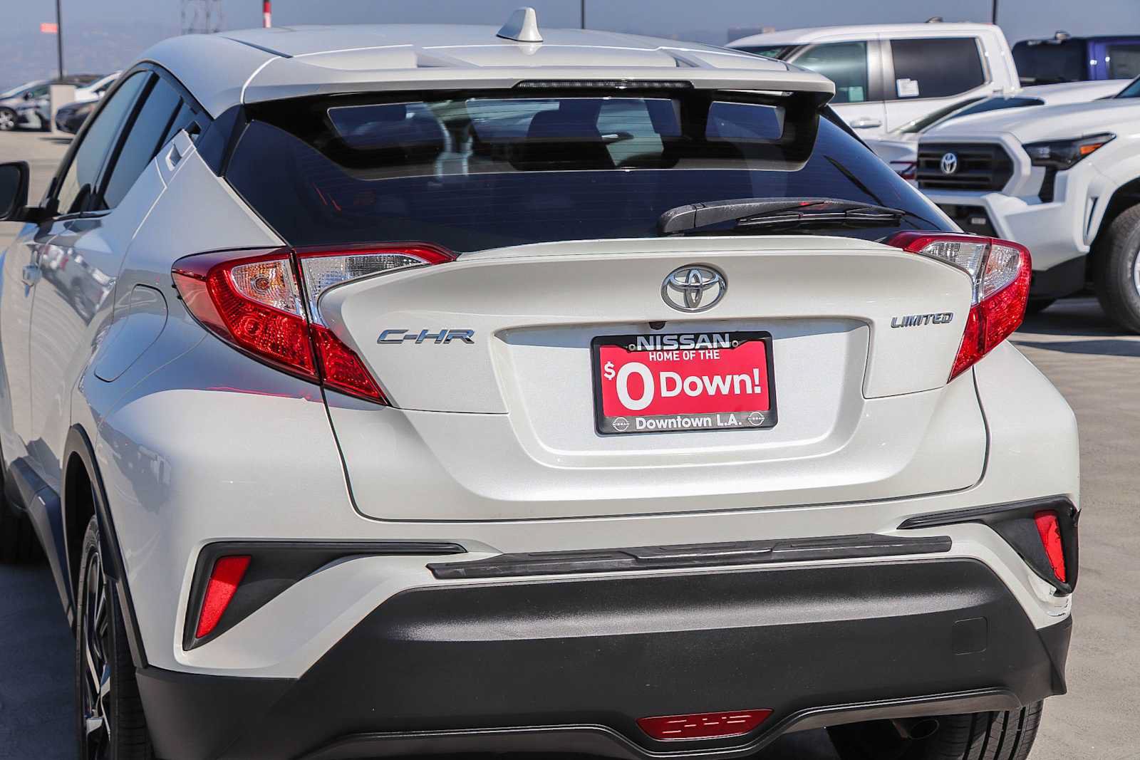 Used 2019 Toyota C-HR Limited FWD image 10