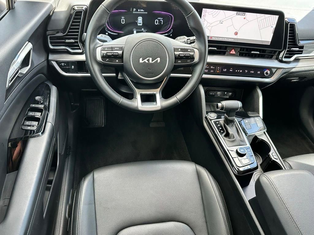 Used 2024 Kia Sportage EX image 9