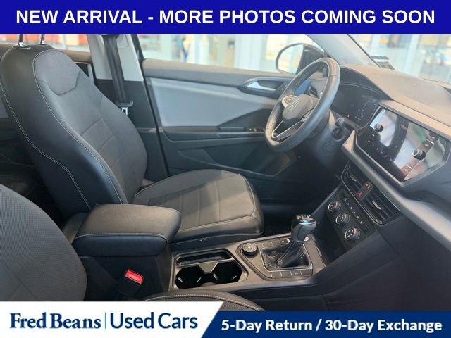 Used 2022 Volkswagen Taos SE w/ Panoramic Sunroof Package image 8
