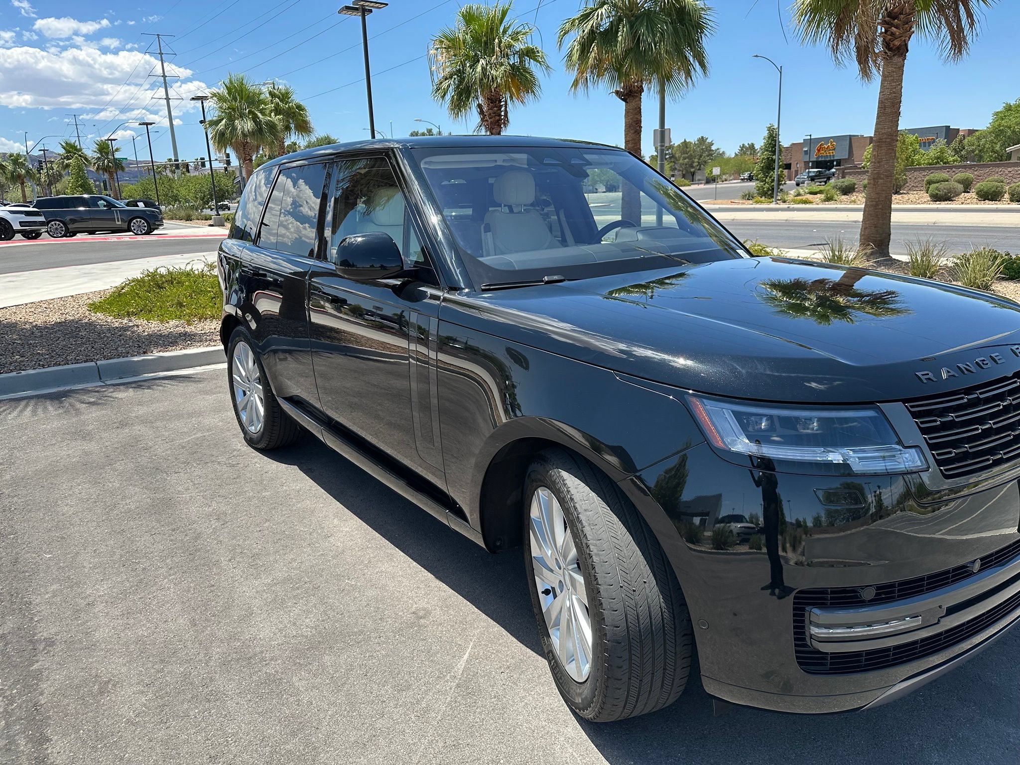 Used 2023 Land Rover Range Rover SE AWD/4WD image 11
