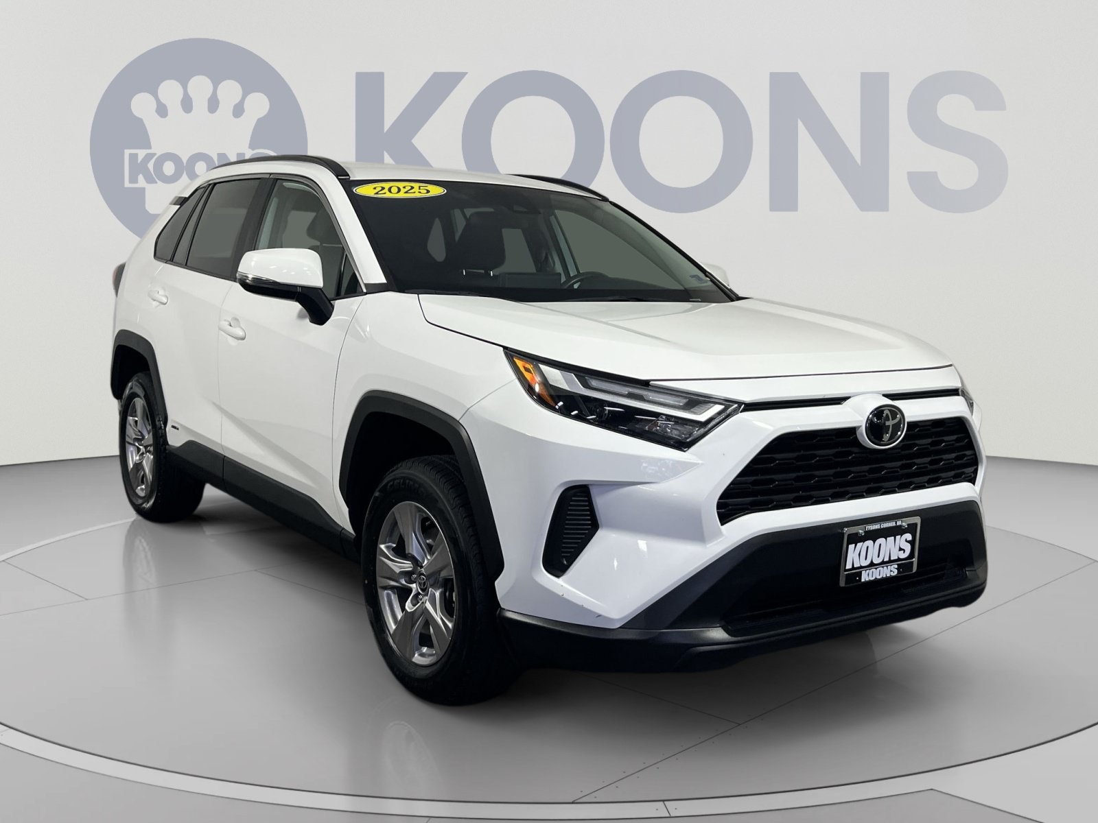 Used 2025 Toyota RAV4 XLE AWD/4WD image 10