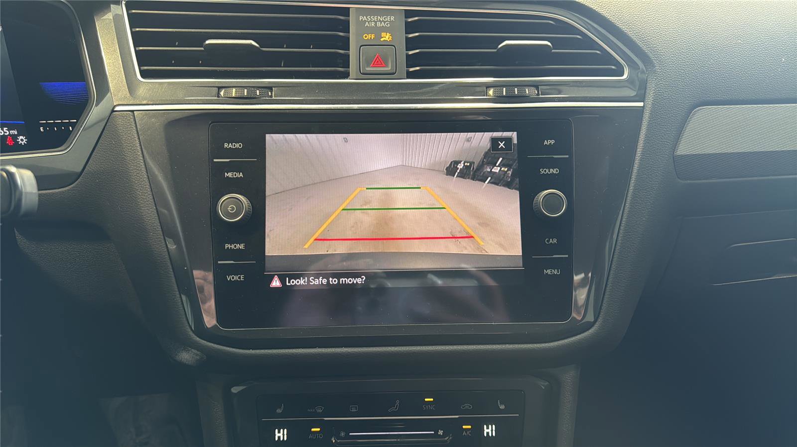 Used 2022 Volkswagen Tiguan SE FWD image 19