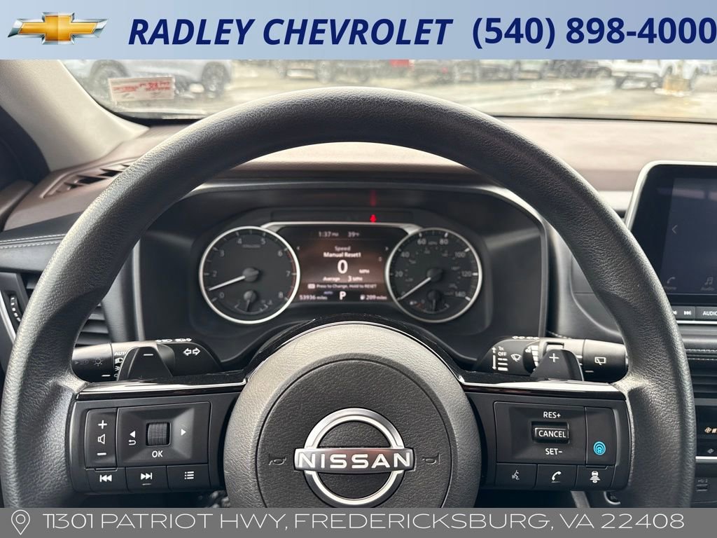 Used 2023 Nissan Rogue SV image 6