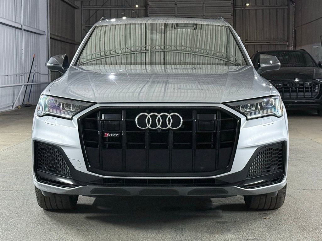 Used 2021 Audi SQ7 Premium Plus w/ Executive Package image 2