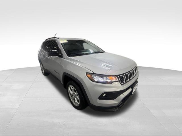 Certified 2024 Jeep Compass Latitude AWD/4WD image 6