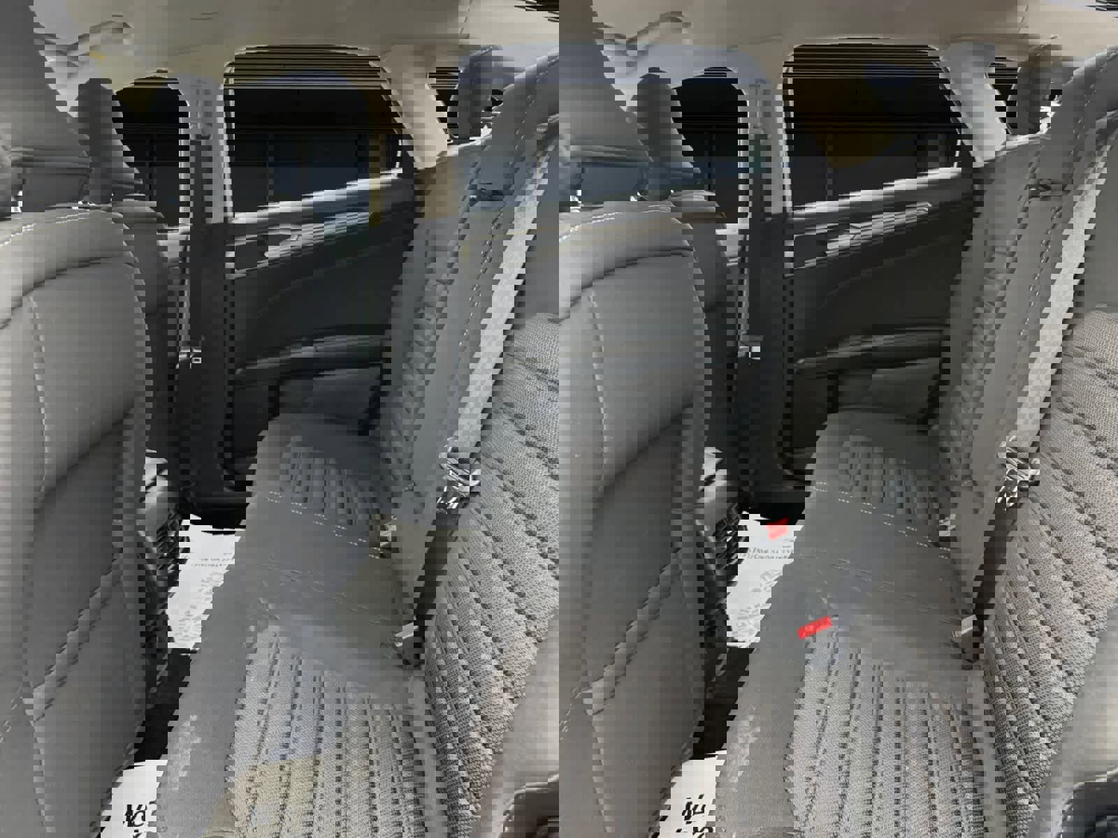 Used 2018 Ford Fusion SE w/ Fusion SE Technology Package FWD image 11