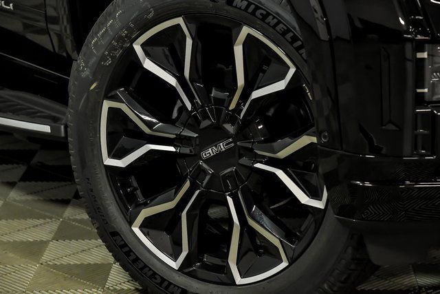 New 2025 GMC Sierra EV Denali image 3