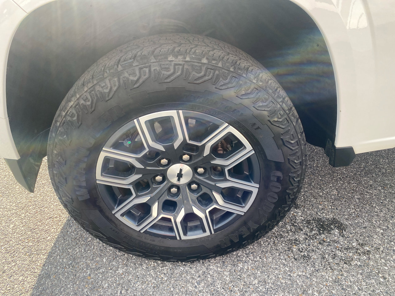 Used 2023 Chevrolet Colorado Z71 w/ Z71 Convenience Package 2 image 9