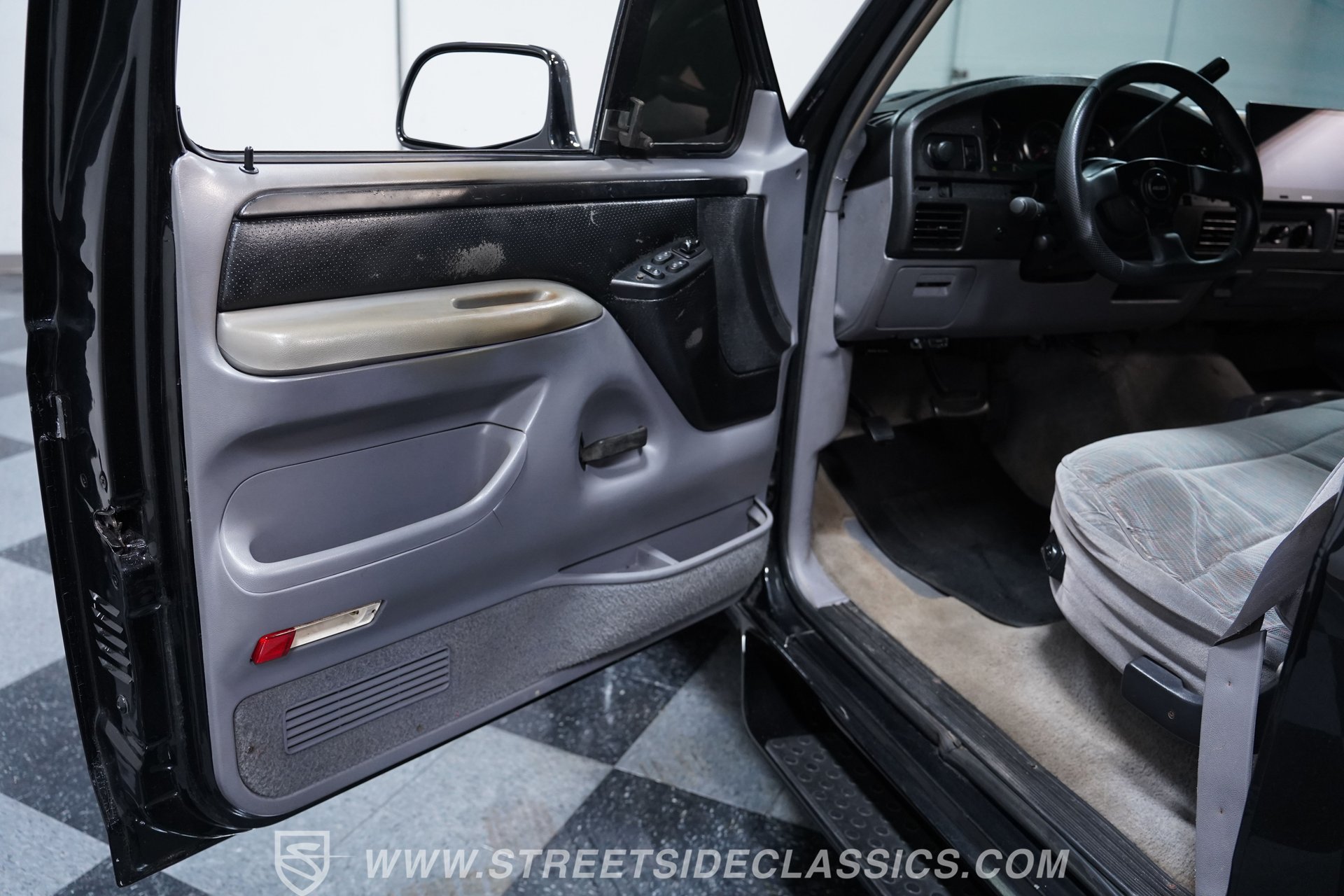 Used 1994 Ford F150 XL RWD image 28