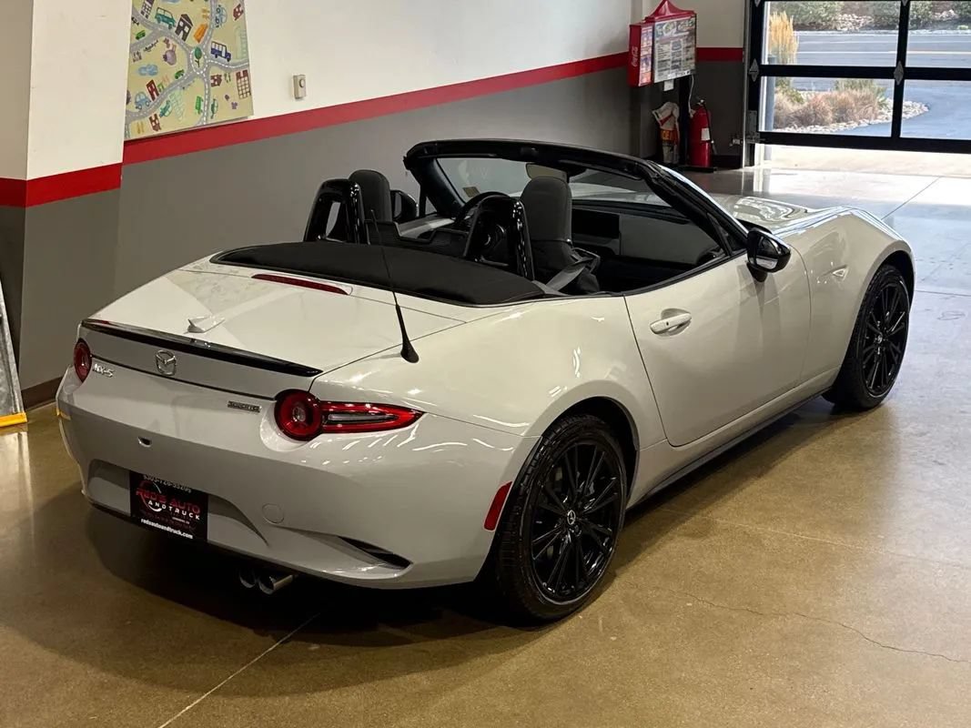 Used 2026 MAZDA MX-5 Miata Club w/ Interior Package RWD image 61