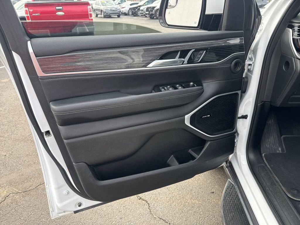 Used 2022 Jeep Wagoneer Series III w/ Convenience Group I image 10