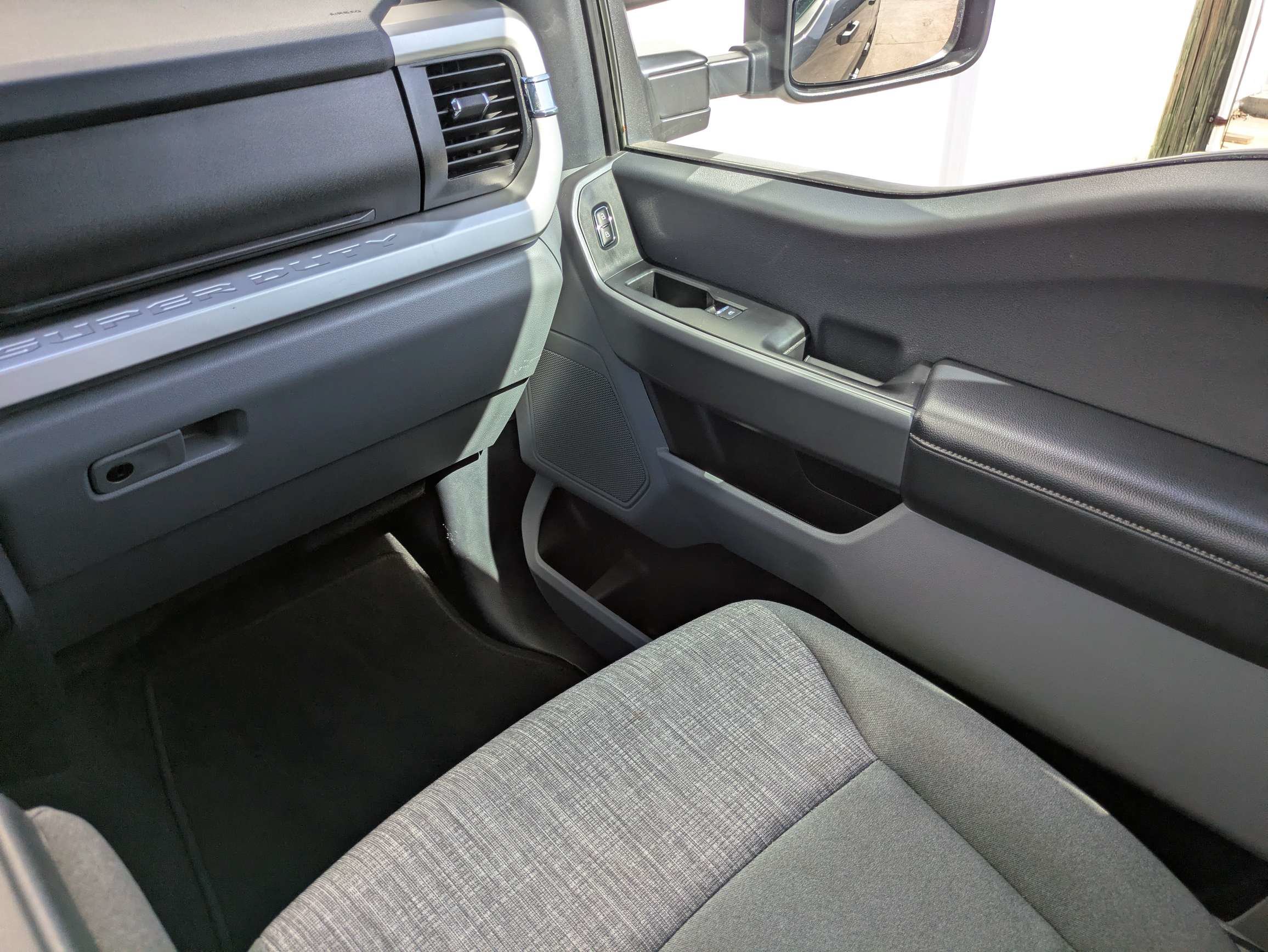 Used 2025 Ford F250 XLT AWD/4WD image 9