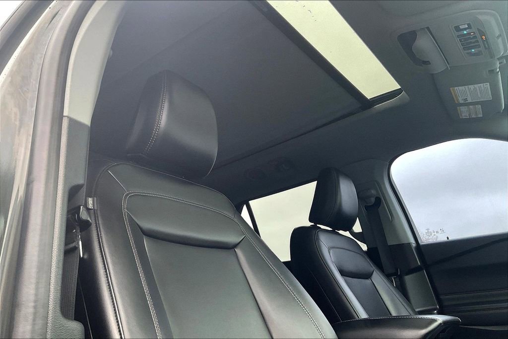 Used 2022 Ford Explorer XLT w/ Equipment Group 202A image 21