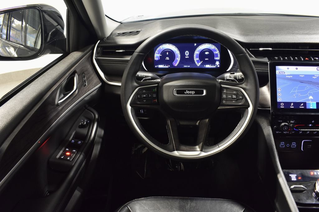 Used 2023 Jeep Grand Cherokee L Limited image 12