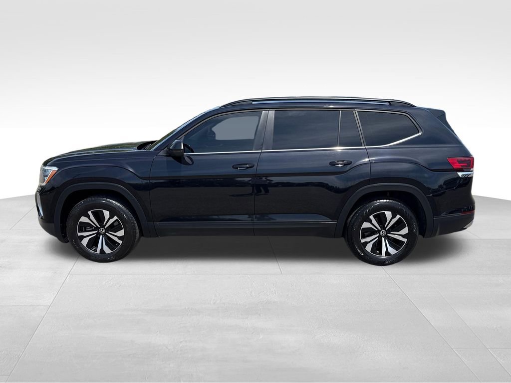Used 2025 Volkswagen Atlas SE FWD image 2