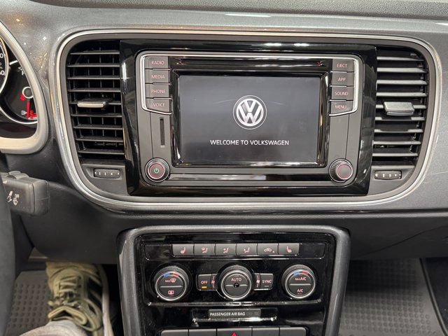 Used 2019 Volkswagen Beetle 2.0T SE FWD image 18