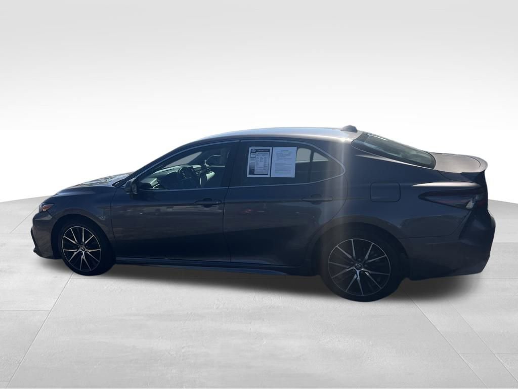 Used 2022 Toyota Camry SE image 8