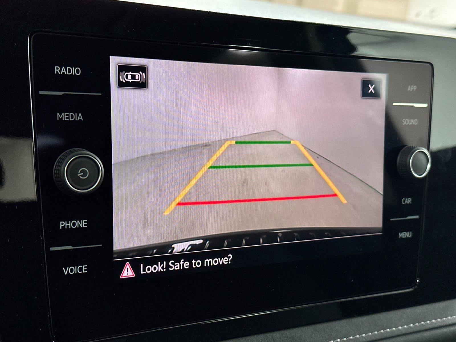 New 2025 Volkswagen Taos SE AWD/4WD image 18