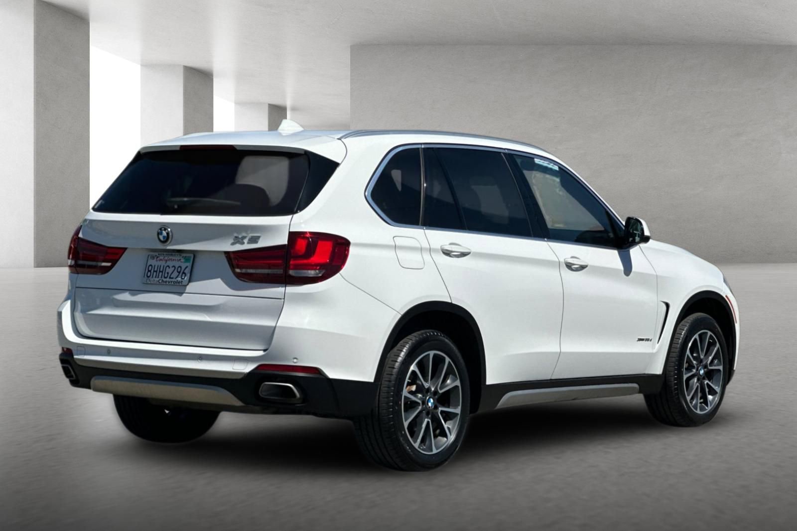 Used 2018 BMW X5 xDrive35d w/ Premium Package AWD/4WD image 4