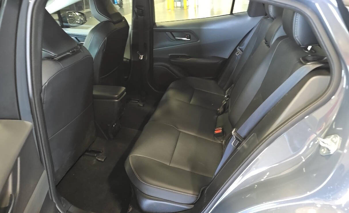 Used 2025 Toyota Prius XLE AWD/4WD image 11
