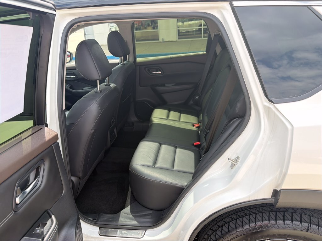 Used 2023 Nissan Rogue SL w/ SL Premium Package AWD/4WD image 27