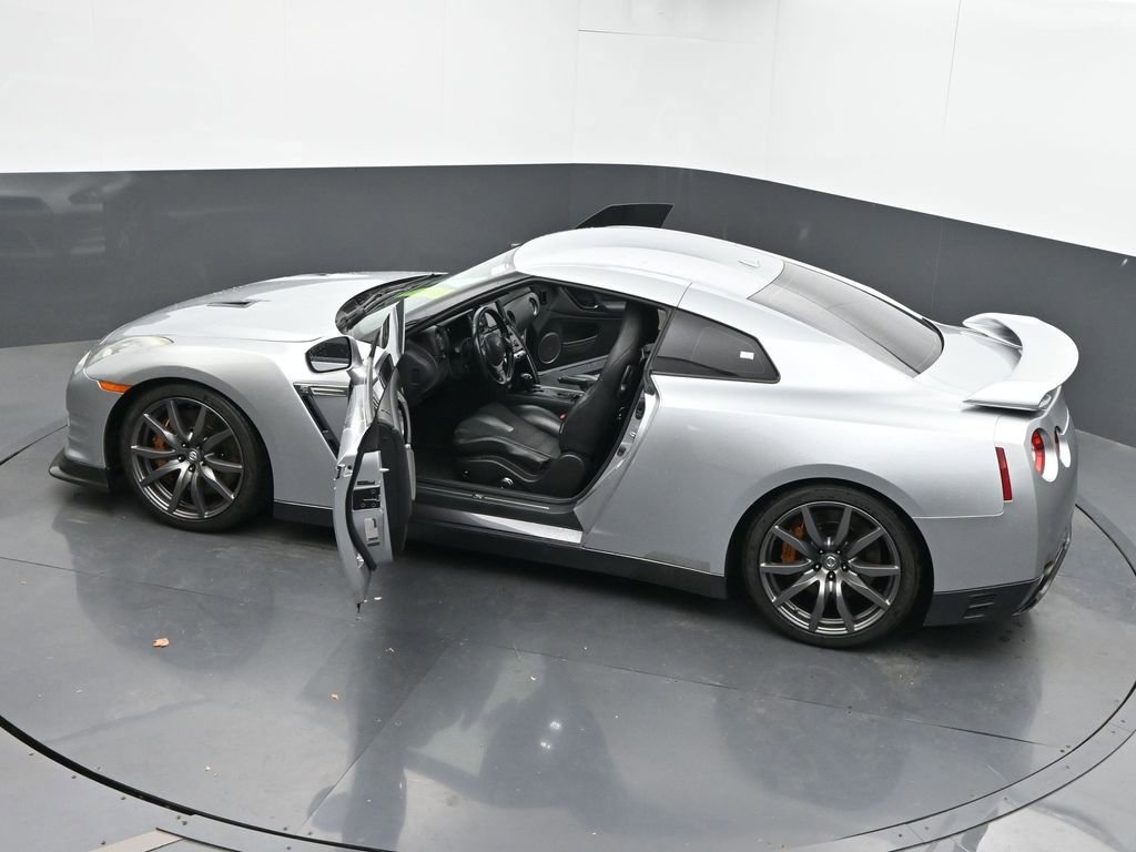 Used 2012 Nissan GT-R Premium image 63
