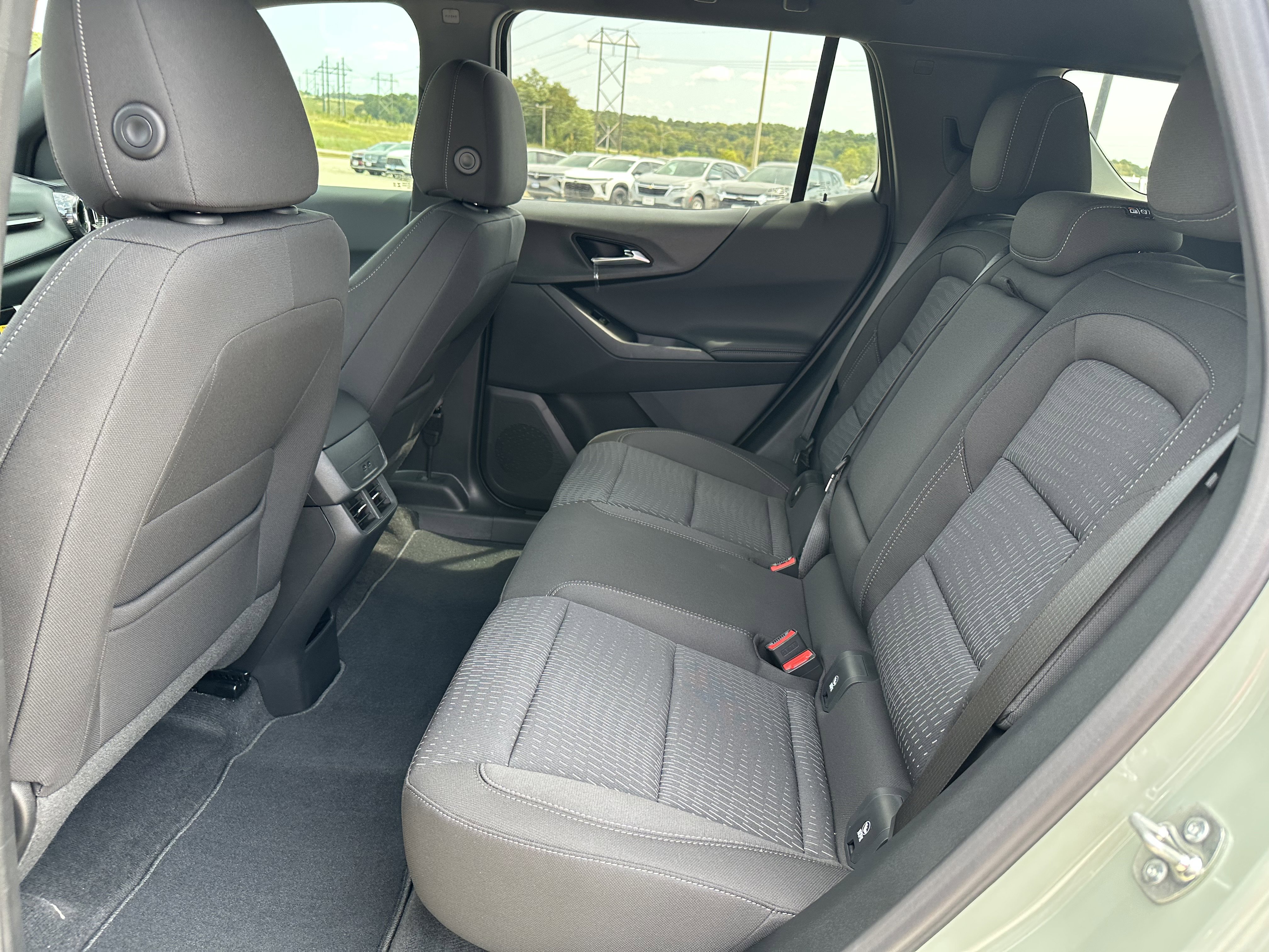 New 2026 Chevrolet Equinox LT w/ Midnight Edition image 25