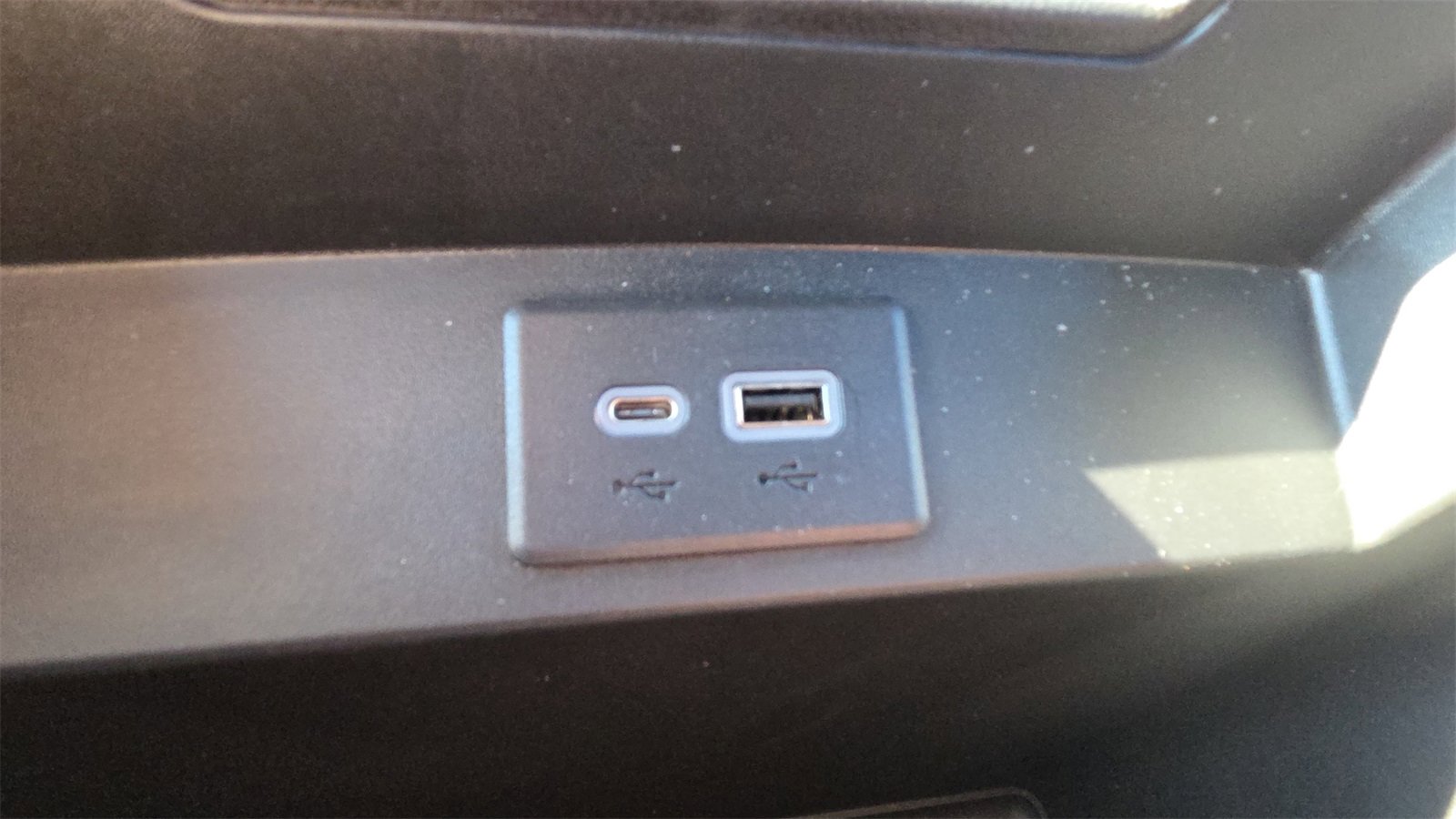 Used 2022 Chevrolet Suburban Z71 w/ Z71 Off-Road Package image 36