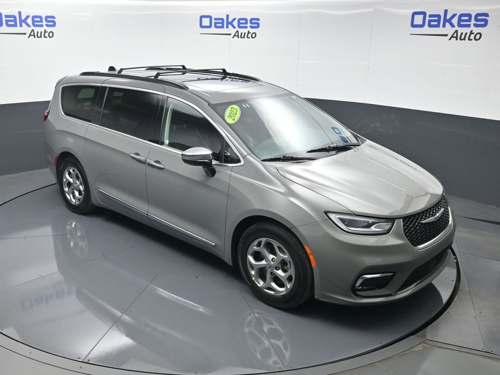 Used 2023 Chrysler Pacifica Limited image 46