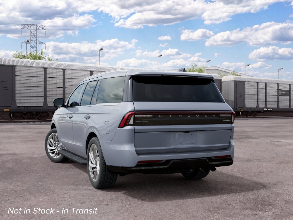 New 2027 Lincoln Navigator Premiere RWD image 8