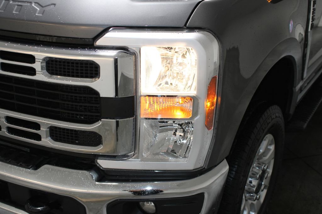 Used 2024 Ford F250 XLT image 53