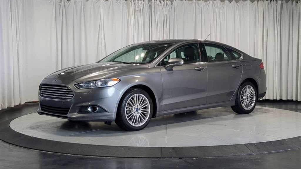 Used 2014 Ford Fusion SE w/ Equipment Group 202A FWD image 5