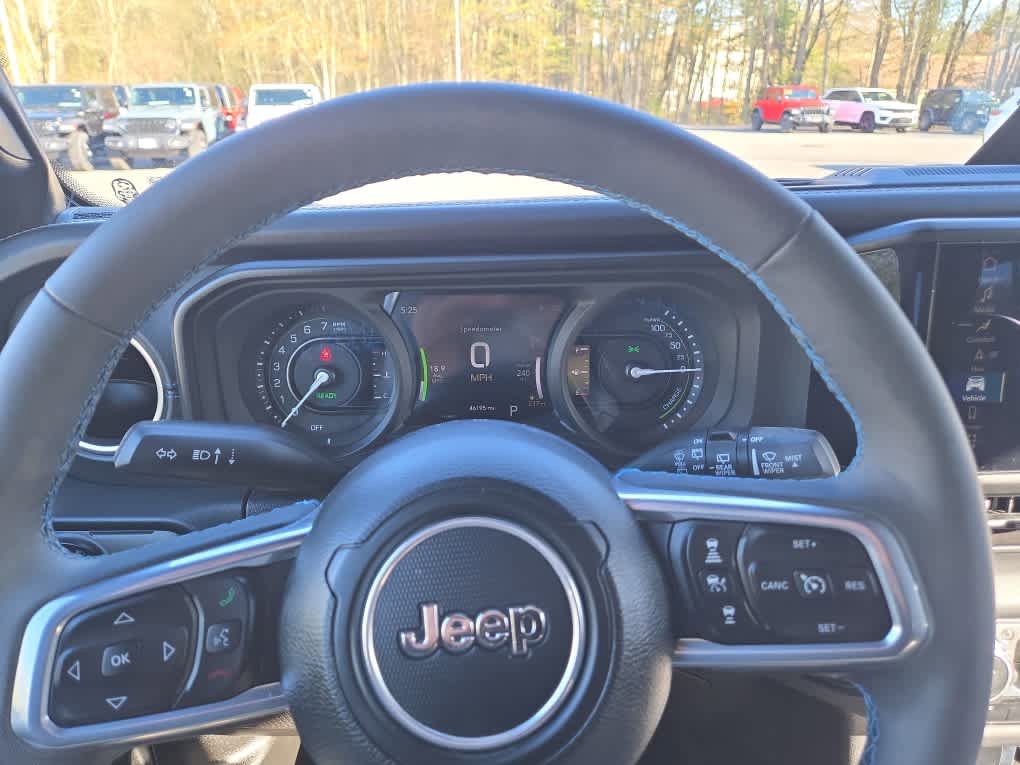 Used 2024 Jeep Wrangler High Altitude AWD/4WD image 19