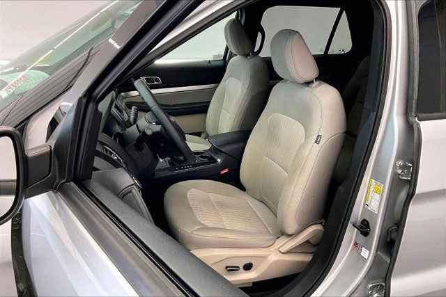 Used 2018 Ford Explorer FWD image 17